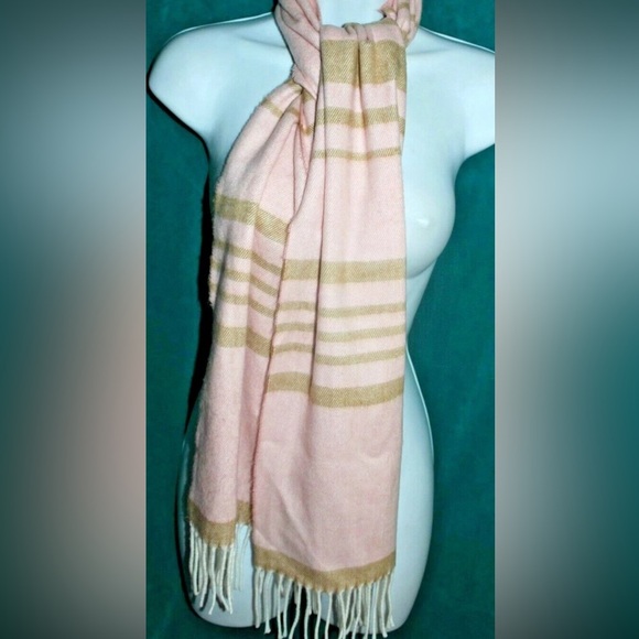 CEJON Pink Beige Plaid Fringed Scarf
Made in Italy Super Soft Acrylic 66" Long - Picture 6 of 8